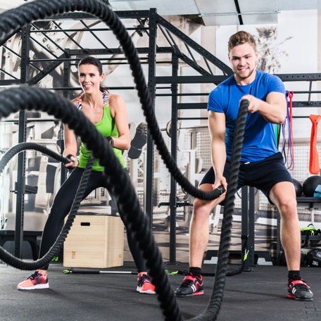Treino funcional com cordas navais